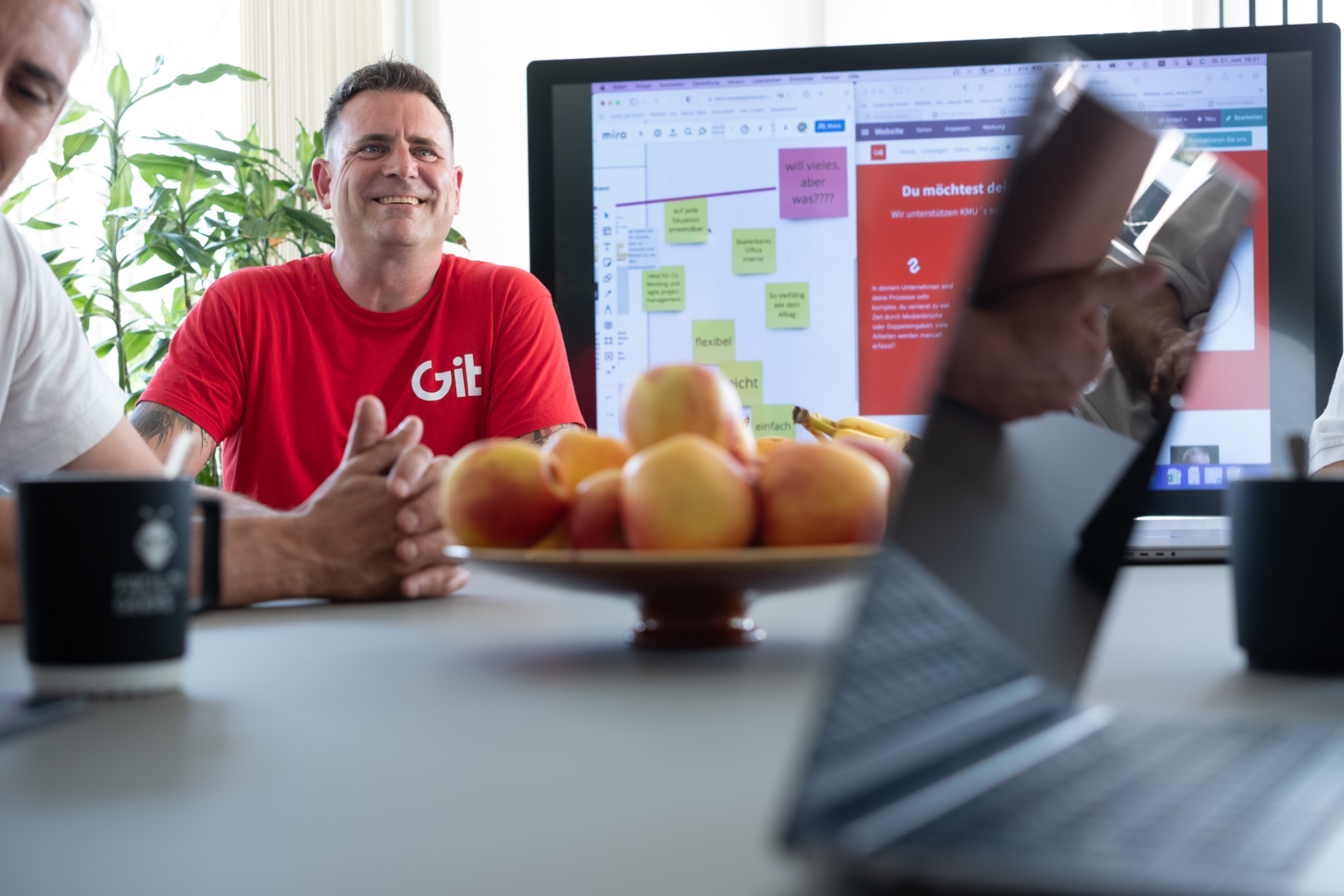 git GmbH – Roberto Palacios im Beratungsgespräch